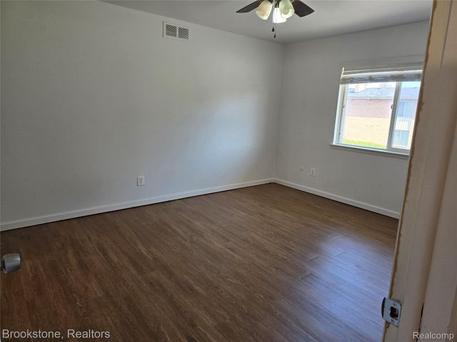 1965 Axtell Drive 4, Troy, MI 48084