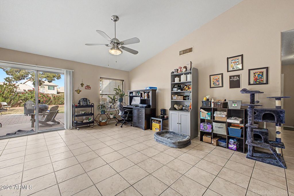Image 5 of property listing at 931 N MARBLE Street, Gilbert, AZ 85234