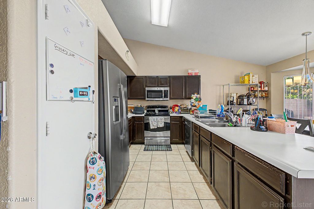 Image 7 of property listing at 931 N MARBLE Street, Gilbert, AZ 85234