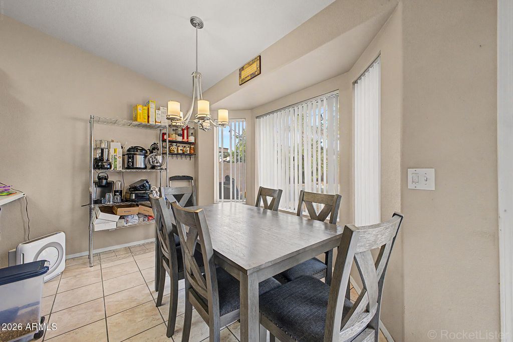 Image 8 of property listing at 931 N MARBLE Street, Gilbert, AZ 85234