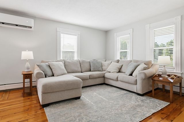 116 Williams St, Longmeadow, MA 01106