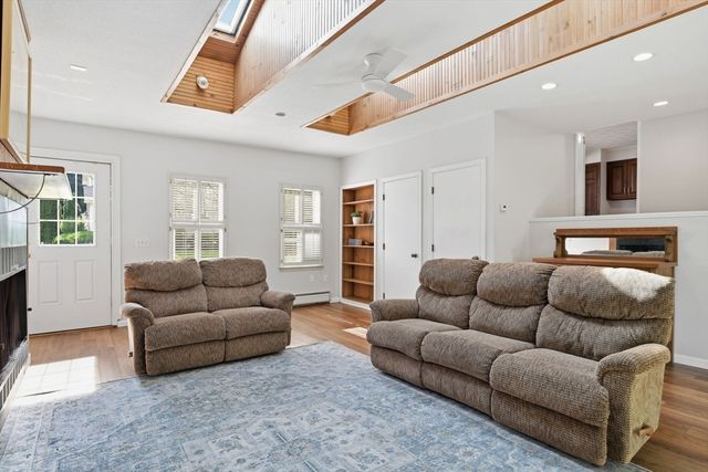 116 Williams St, Longmeadow, MA 01106