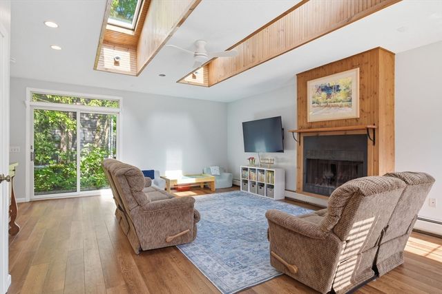116 Williams St, Longmeadow, MA 01106