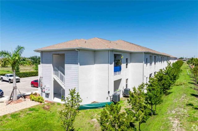 3303 SW 8th PL # 201, Cape Coral, FL 33914