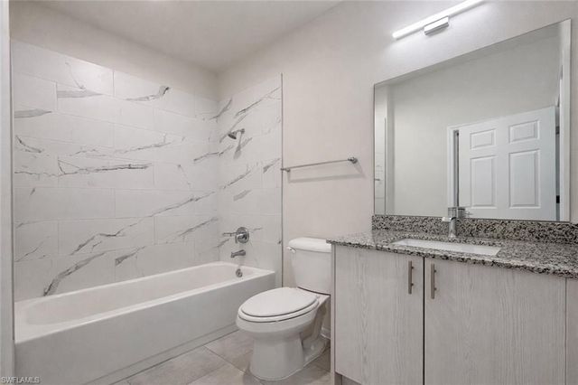 3303 SW 8th PL # 201, Cape Coral, FL 33914