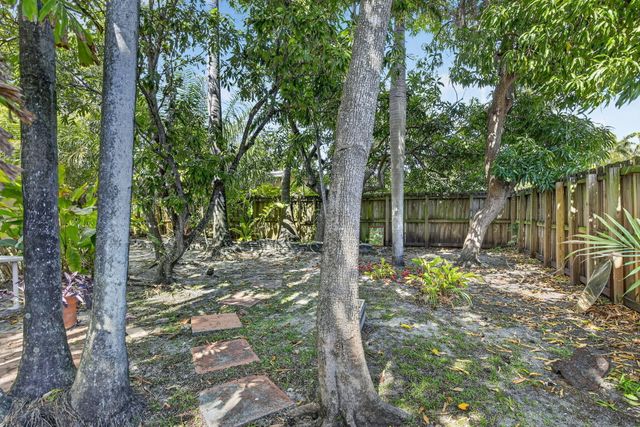 742 Hollywood Boulevard, Hollywood, FL 33019