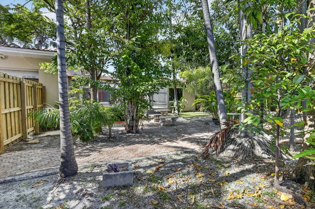742 Hollywood Boulevard, Hollywood, FL 33019