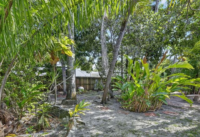 742 Hollywood Boulevard, Hollywood, FL 33019