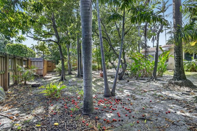 742 Hollywood Boulevard, Hollywood, FL 33019