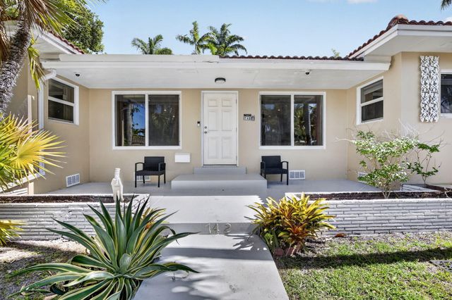 742 Hollywood Boulevard, Hollywood, FL 33019