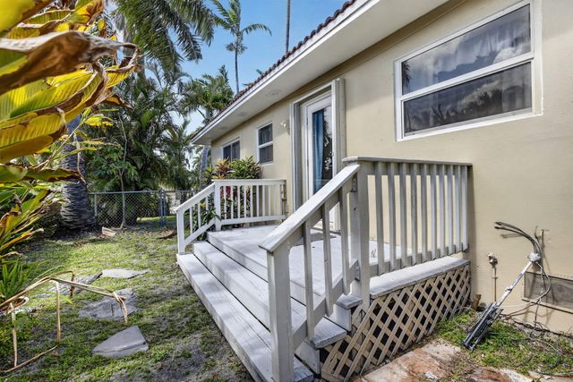 742 Hollywood Boulevard, Hollywood, FL 33019