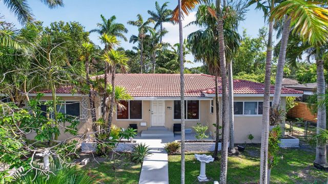 742 Hollywood Boulevard, Hollywood, FL 33019