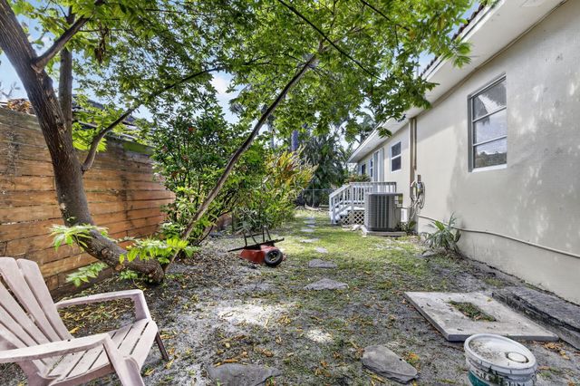 742 Hollywood Boulevard, Hollywood, FL 33019