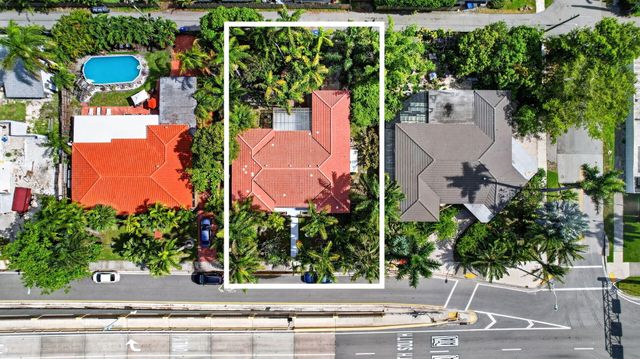 742 Hollywood Boulevard, Hollywood, FL 33019