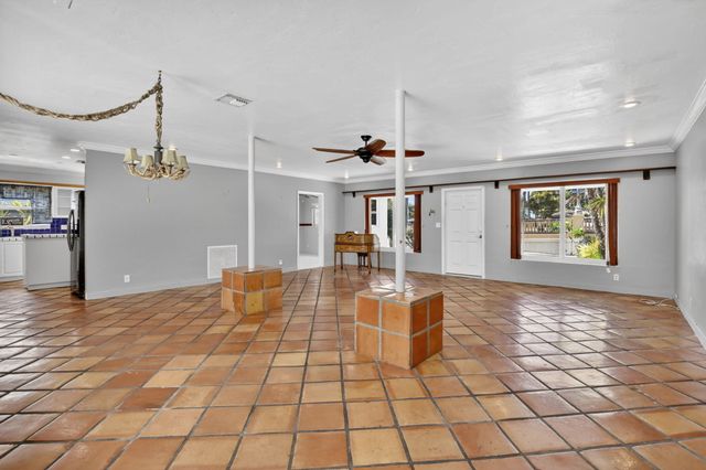 742 Hollywood Boulevard, Hollywood, FL 33019