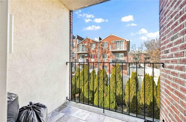 84-39 60th Dr, Middle Village, NY 11379