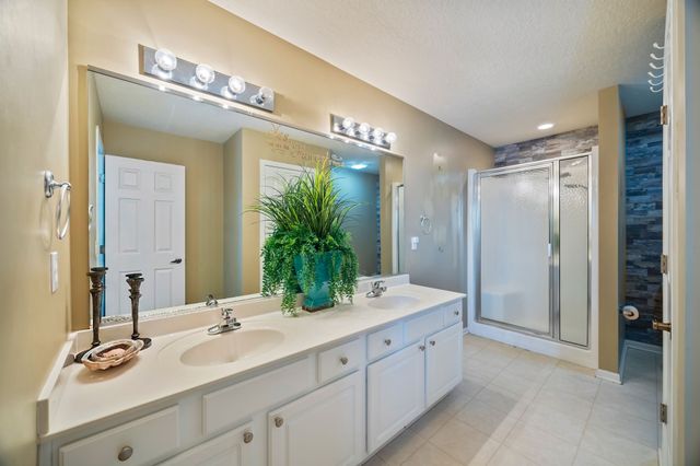 600 SE Prairie Park Lane, Waukee, IA 50263