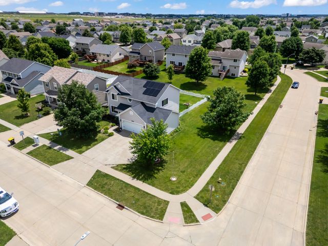 600 SE Prairie Park Lane, Waukee, IA 50263