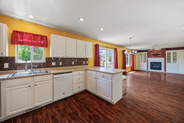 600 SE Prairie Park Lane, Waukee, IA 50263