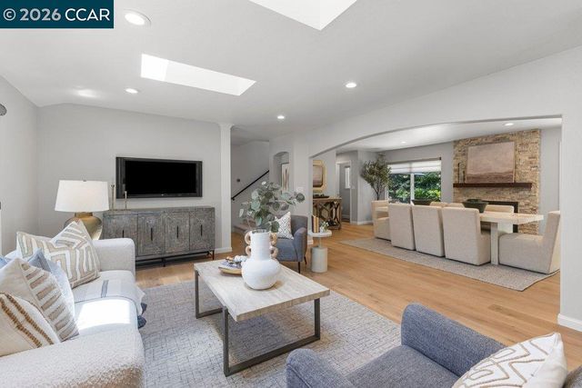 2023 Devita Ct, Walnut Creek, CA 94595