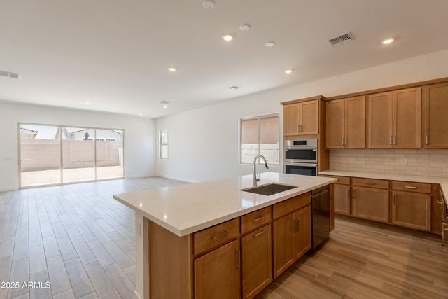 21427 W MEADOWBROOK Avenue, Buckeye, AZ 85396