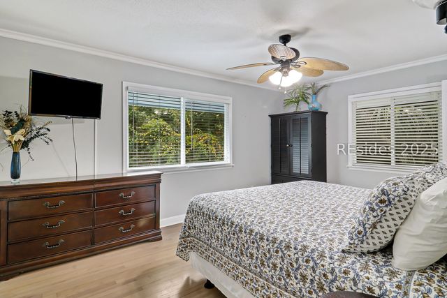 31 Sanddollar Rd, Hilton Head Island, SC 29928