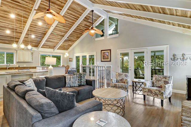 31 Sanddollar Rd, Hilton Head Island, SC 29928