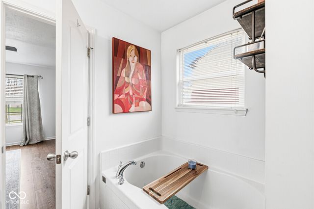 8112 Elsen Ridge, Avon, IN 46123