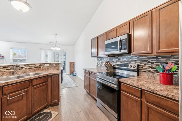 8112 Elsen Ridge, Avon, IN 46123