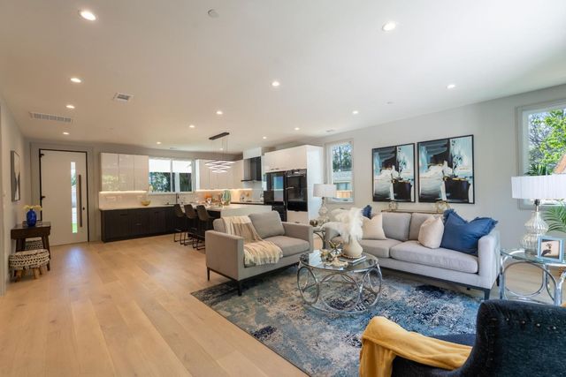 741 Borregas Avenue, Sunnyvale, CA 94085