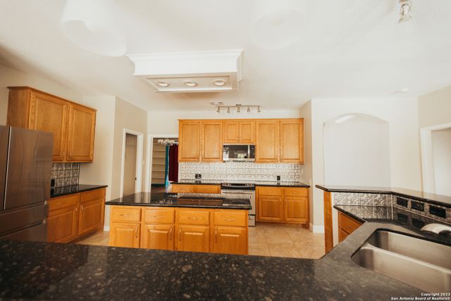 519 Wildgrove Ln, San Antonio, TX 78258