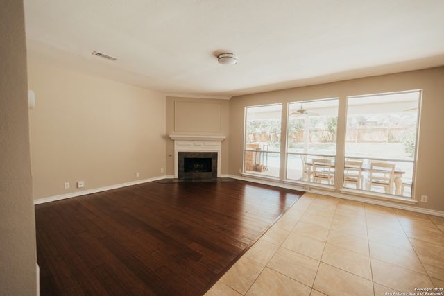 519 Wildgrove Ln, San Antonio, TX 78258