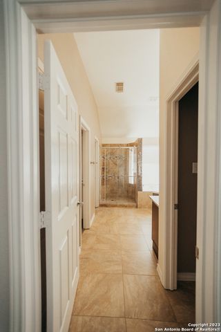 519 Wildgrove Ln, San Antonio, TX 78258