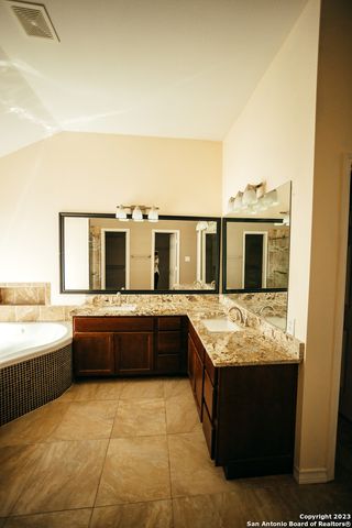 519 Wildgrove Ln, San Antonio, TX 78258