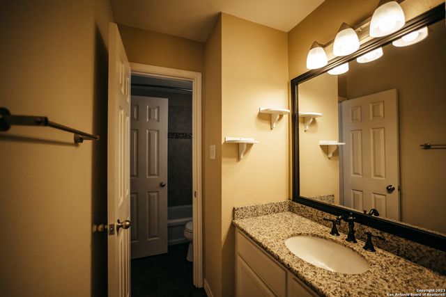 519 Wildgrove Ln, San Antonio, TX 78258