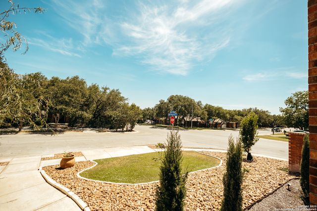 519 Wildgrove Ln, San Antonio, TX 78258