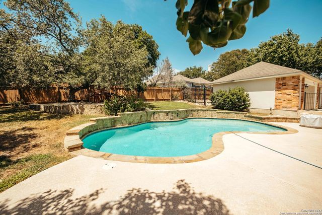 519 Wildgrove Ln, San Antonio, TX 78258