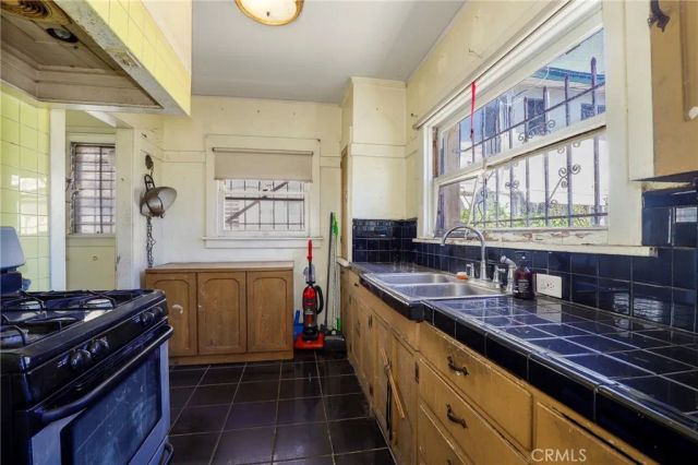 4115 Council, Los Angeles, CA 90004
