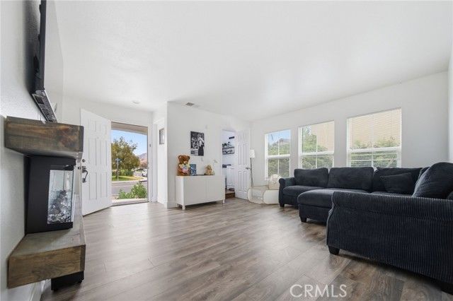 3824 Akina, Perris, CA 92571