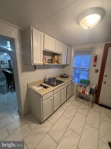 135-A S 10TH ST, Reading, PA 19602