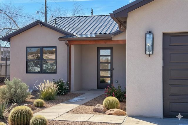 308 Mullen Road NE, Albuquerque, NM 87107