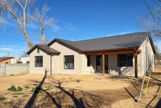 308 Mullen Road NE, Albuquerque, NM 87107