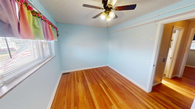 127 Green Oak Drive, Huntington, WV 25705