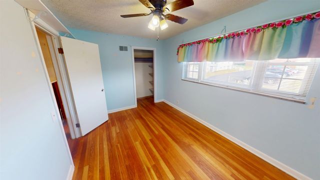 127 Green Oak Drive, Huntington, WV 25705