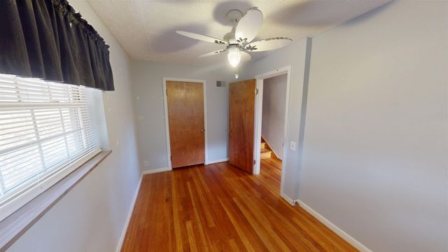 127 Green Oak Drive, Huntington, WV 25705