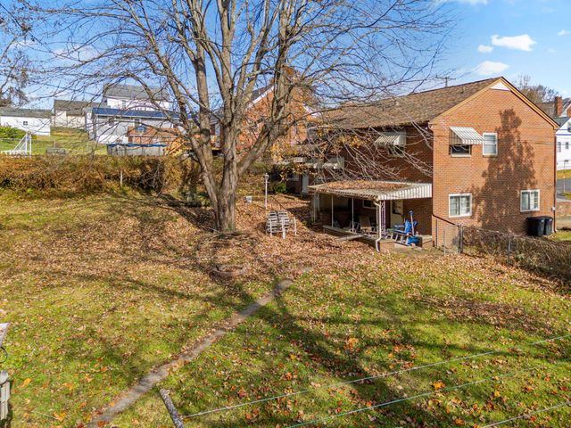 127 Green Oak Drive, Huntington, WV 25705