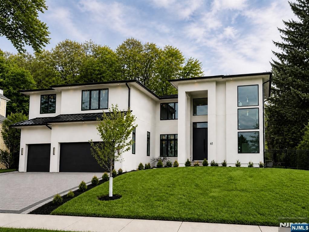 61 Macarthur Avenue, Closter, NJ 07624
