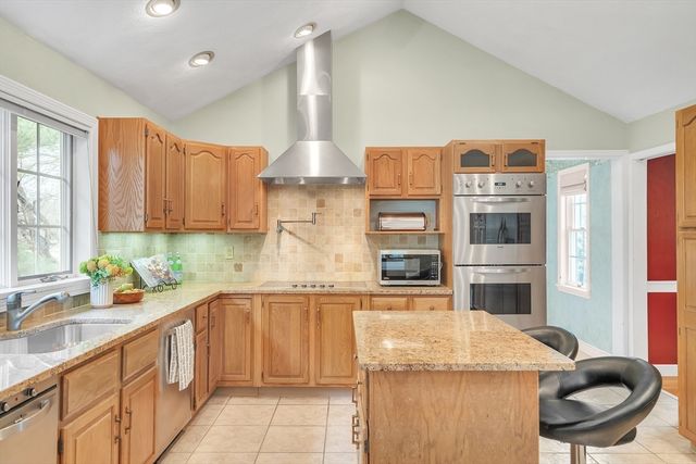 8 Farm Road, Lexington, MA 02420