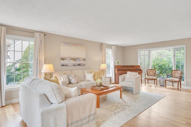 8 Farm Road, Lexington, MA 02420