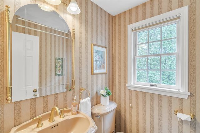 8 Farm Road, Lexington, MA 02420